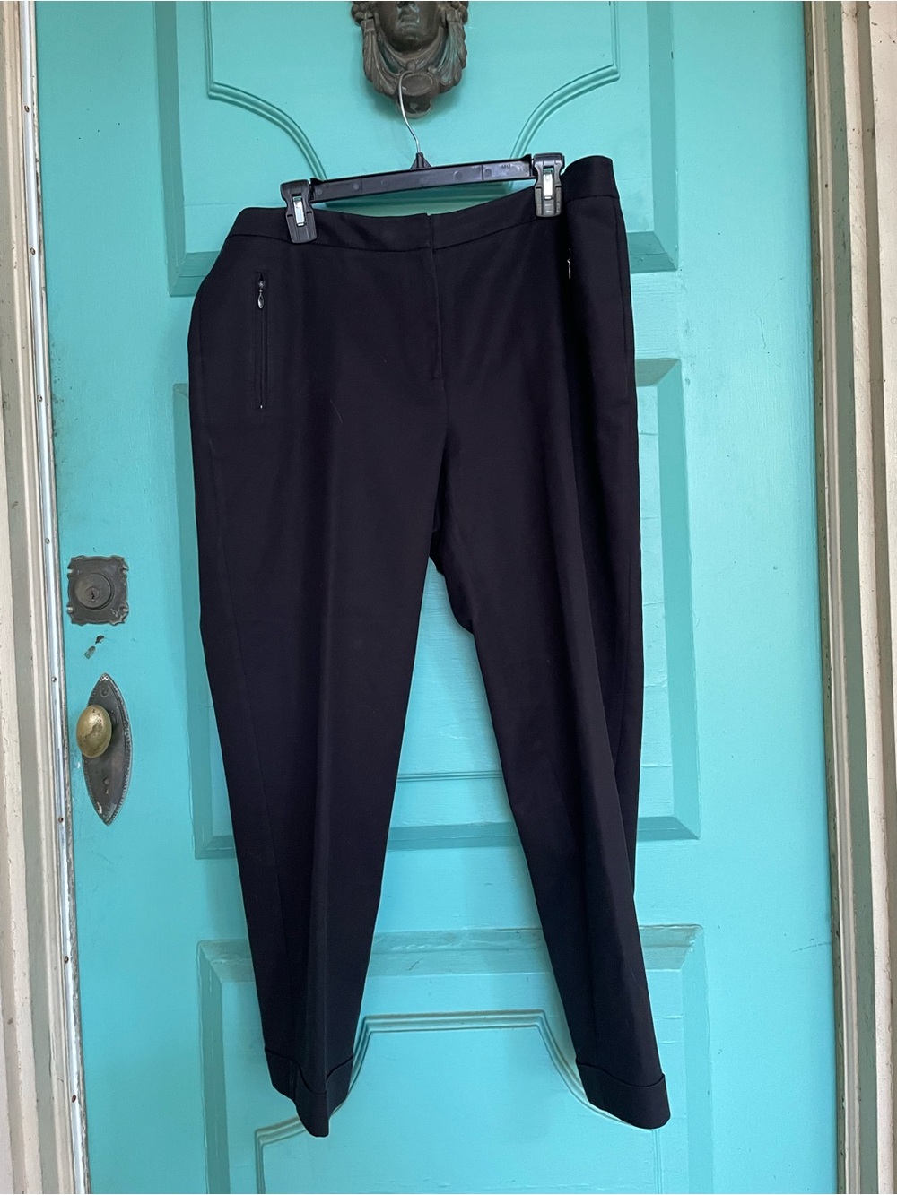 Chico’s Black Women's Stretch Tapered Pants Sz. 2.5 (14)